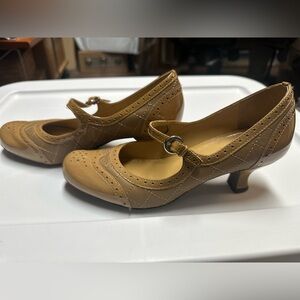 Franco Sarto EUC Quilted Patent Leather Mary Jane Low heel SZ 6 retro 40s dance